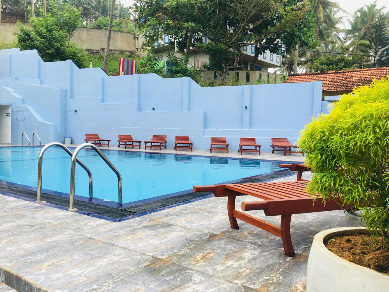Moon Bridge Beach Resort Matara Luaran gambar