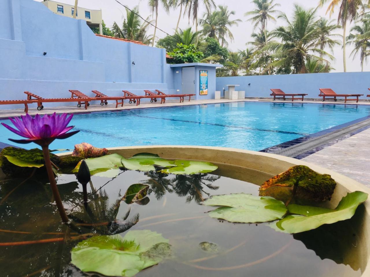 Moon Bridge Beach Resort Matara Luaran gambar